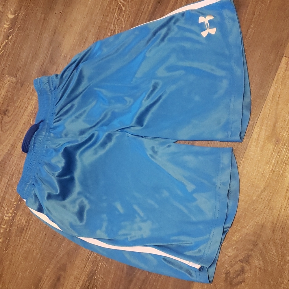 Bundle of 2 great used youth medium under armor shorts